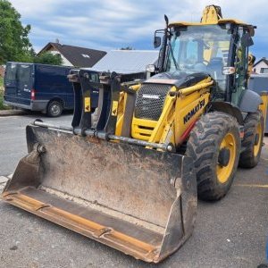 foto Komatsu WB97 S8 koparko ladovarka