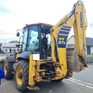 foto Komatsu WB97 S8 koparko ladovarka