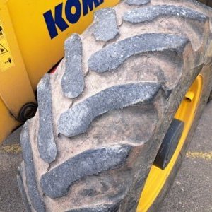 foto Komatsu WB97 S8 koparko ladovarka