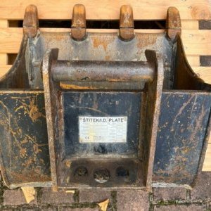 foto 1.8t mini koparka Komatsu PC16